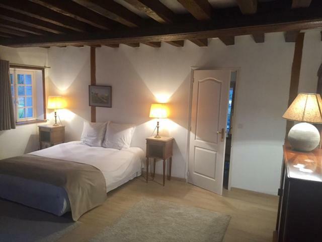 Les Hautes Sources - Esprit De France Menilles Exterior photo